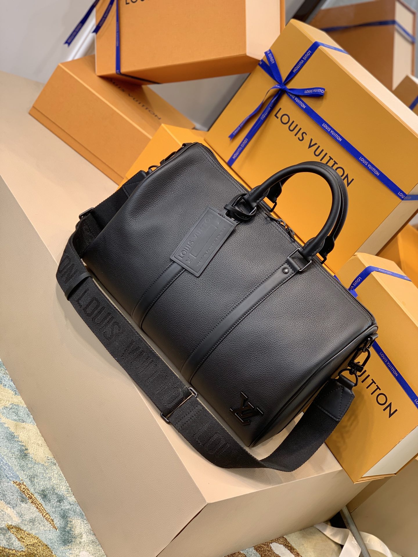 原单M57088 克标路易威登推出 Aerogram 版本的新款 Keepall BANDOULIÈRE 40 旅行袋