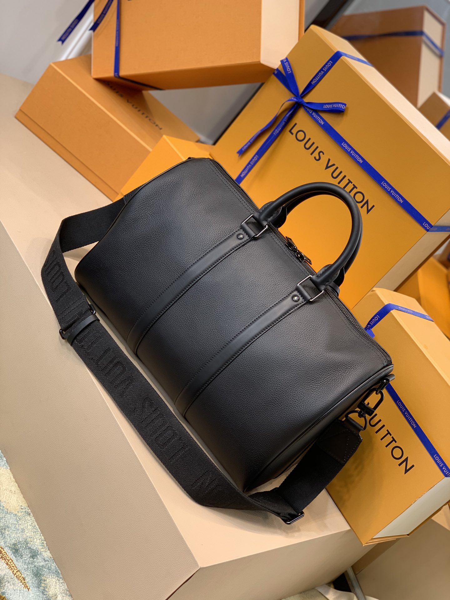 原单M57088 克标路易威登推出 Aerogram 版本的新款 Keepall BANDOULIÈRE 40 旅行袋