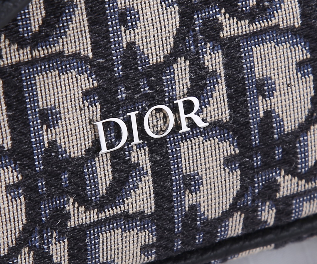  顶级原单  ObIique  Dior信使包精巧时尚 