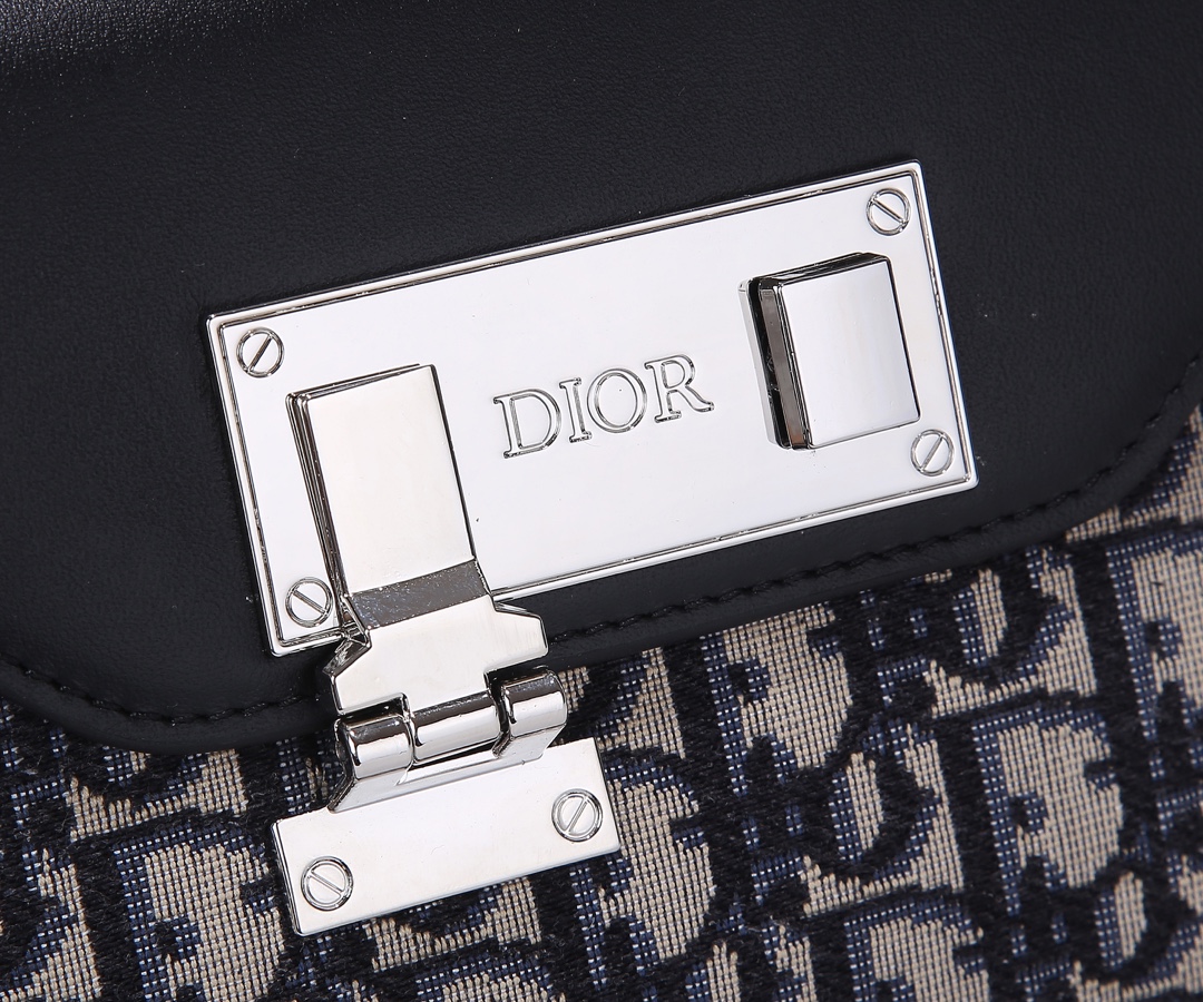  顶级原单  Oblique  Dior信使包经典优雅 彰显个性魅力 