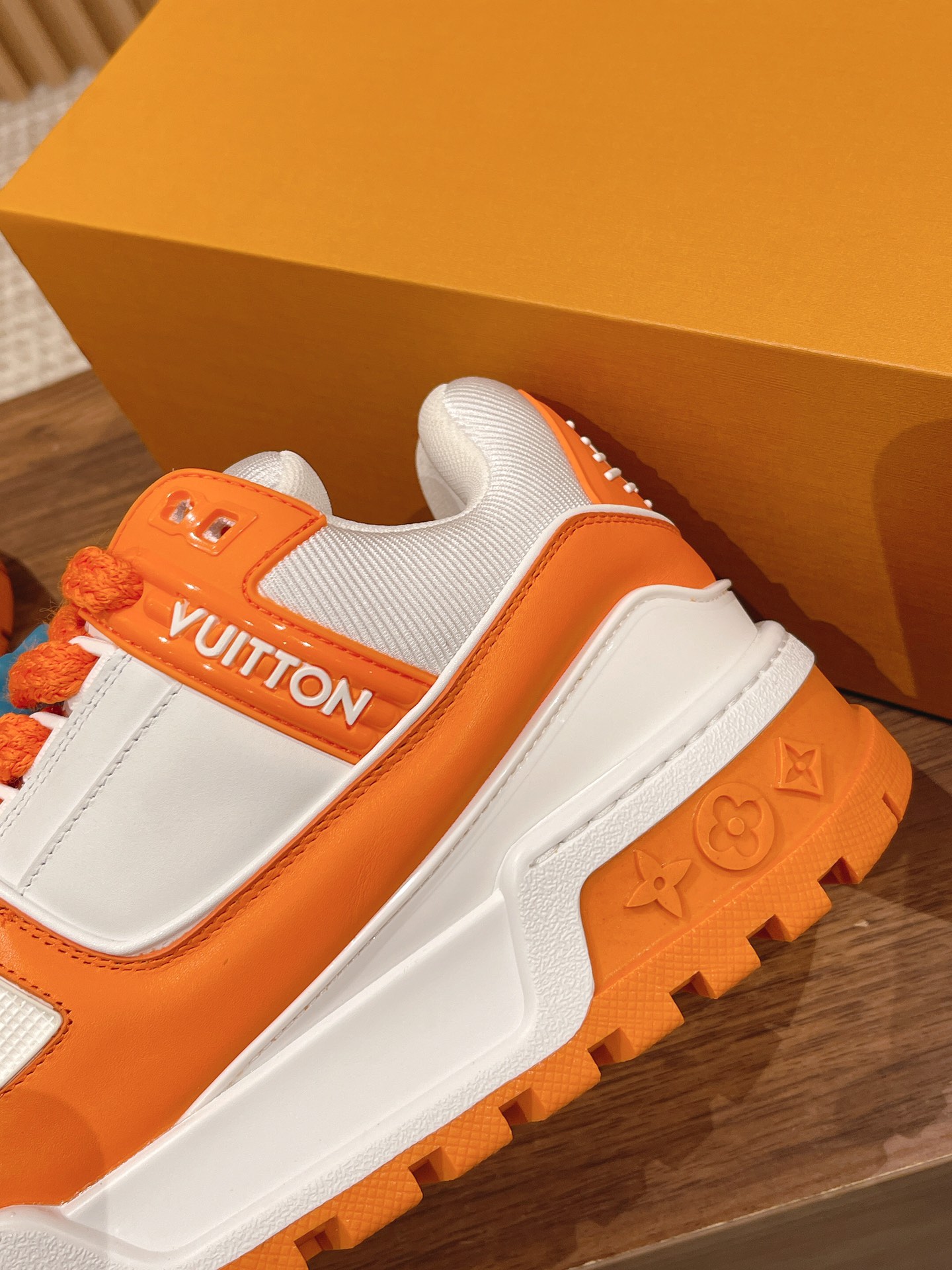  升级版  Louis Vuitton胖版trainer 亮相   在Louis Vuitton 2023 春夏大秀上 全新 Trainer亮相 新