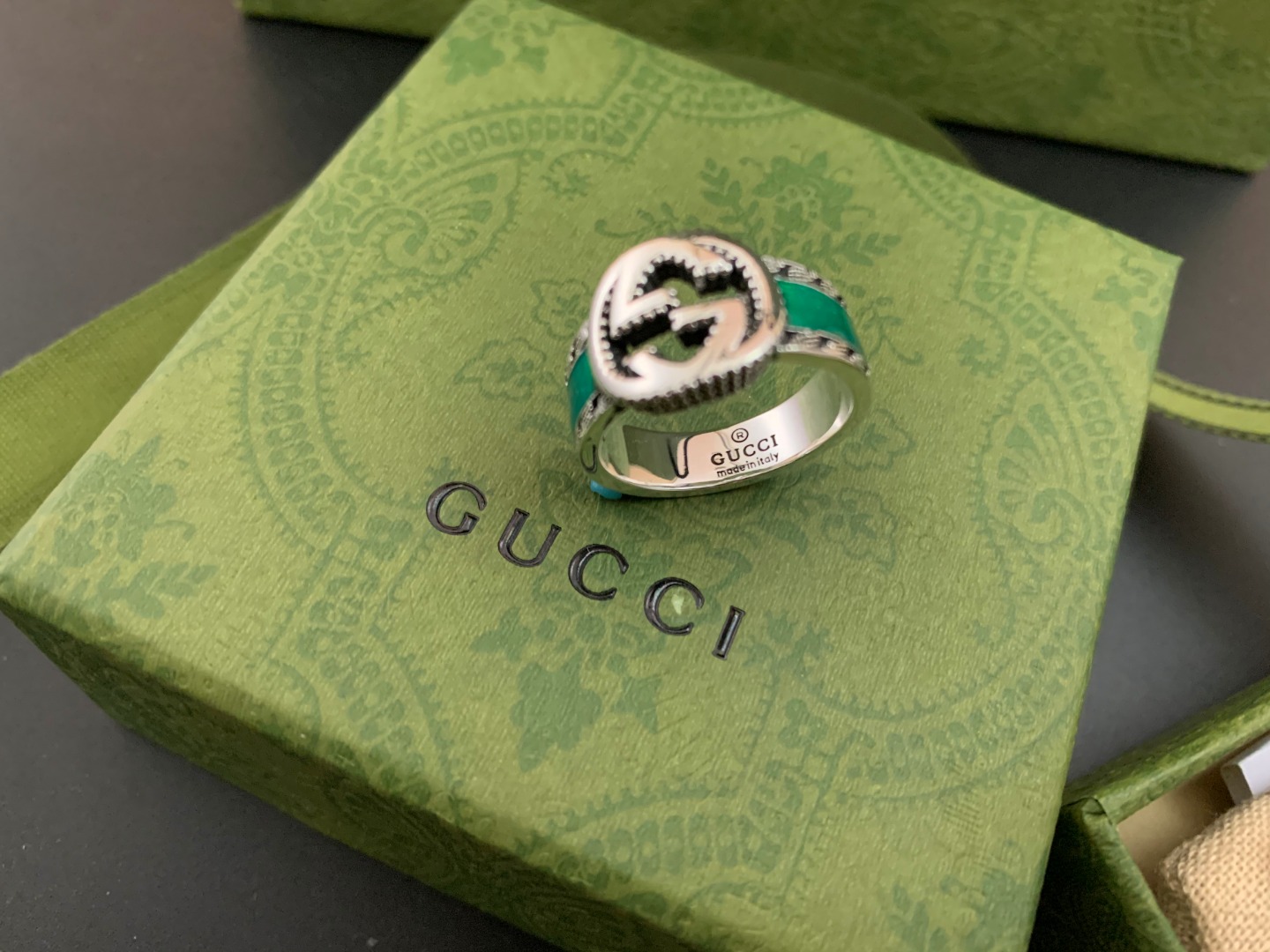 热卖款潮牌古驰Gucci 新款滴胶戒指 男女同款 10-24码