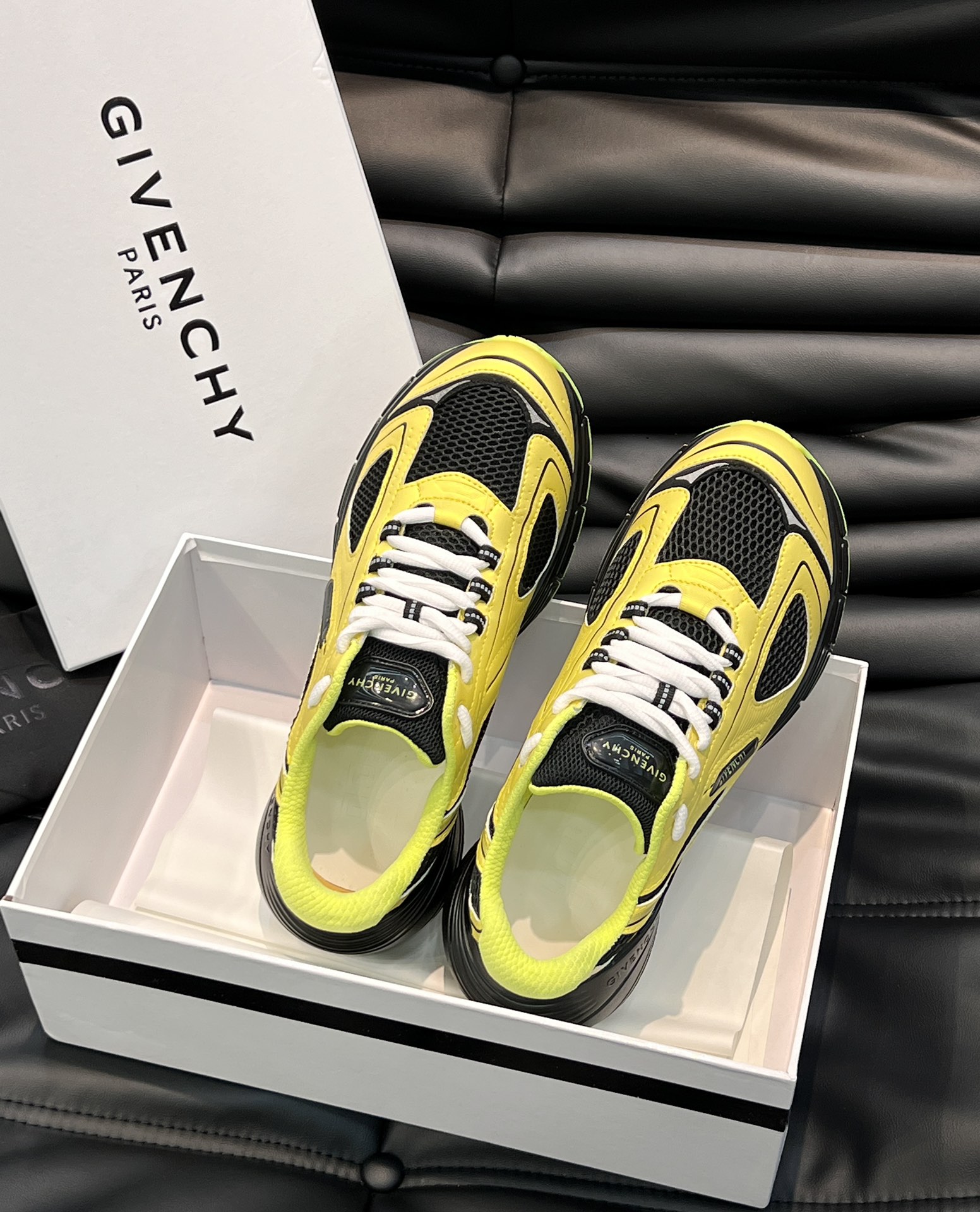 GIVENCHY 纪梵希 23新品TK- MX Runner运动鞋  蜂巢网纹透气呈轻机能感 三百六十度无死角潮酷鞋 