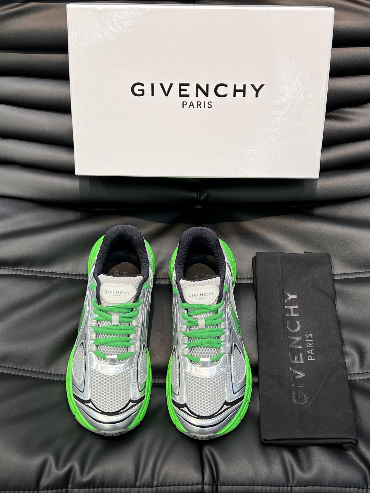 GIVENCHY 纪梵希 23新品TK- MX Runner运动鞋  蜂巢网纹透气呈轻机能感 三百六十度无死角潮酷鞋 