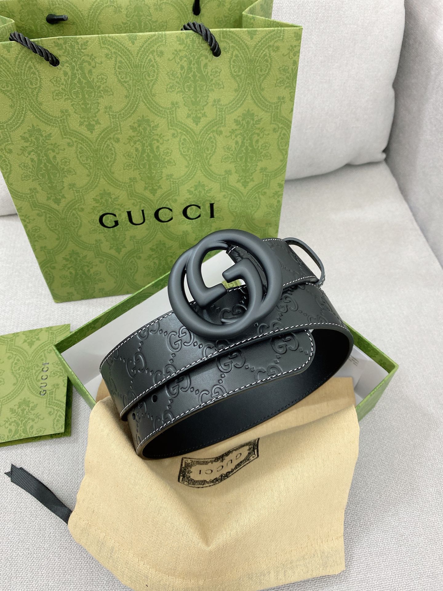 古奇 Gucci 海外专柜最新款同步更新 进口原厂头层牛皮 最新设计采用白线点缀 使得整体更加时尚百搭款式 宽度3.8cm  