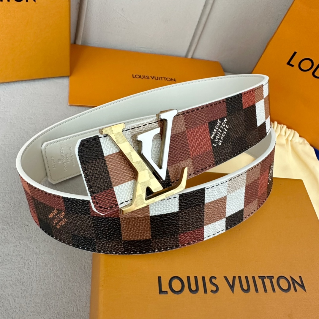 LV 新品男士系列 4.0cm宽 全新创意马赛克图案专用面料 配小牛皮底皮 双面可用 搭配间色五金扣头 真空电镀 雕花工艺 潮男穿搭必备品