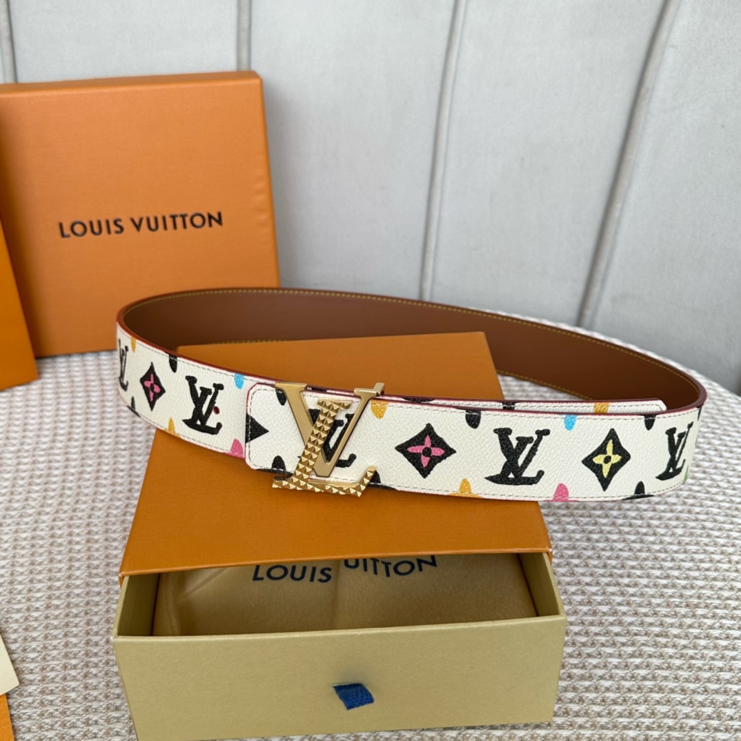 LV 专柜新品 定制专用面料 彩绘涂鸦设计 配头层小牛皮 搭精品五金扣头 双面可以