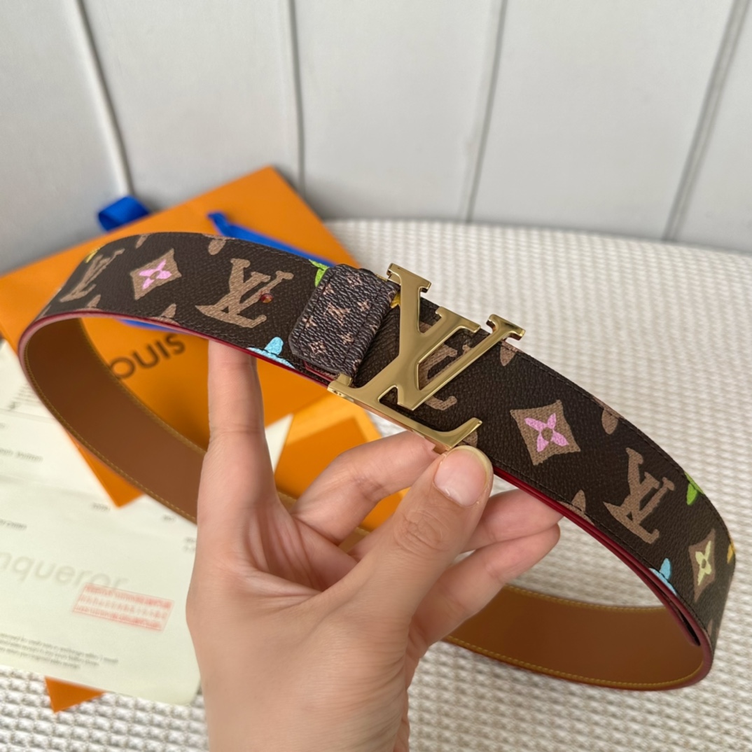 LV 男士新品腰帶 宽40MM 訂製帆布面料襯托棕色小牛皮 搭配新款五金搭扣 多色 選 雙面  用