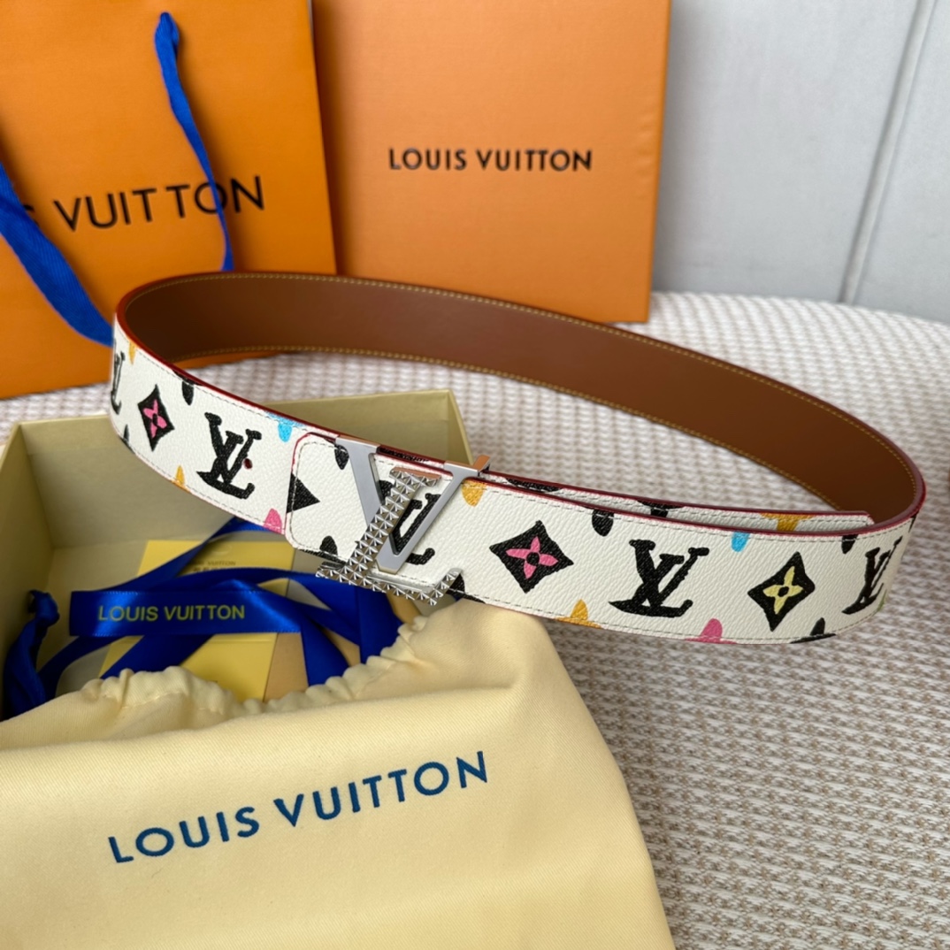 LV 专柜新品 定制专用面料 彩绘涂鸦设计 配头层小牛皮 搭精品五金扣头 双面可以