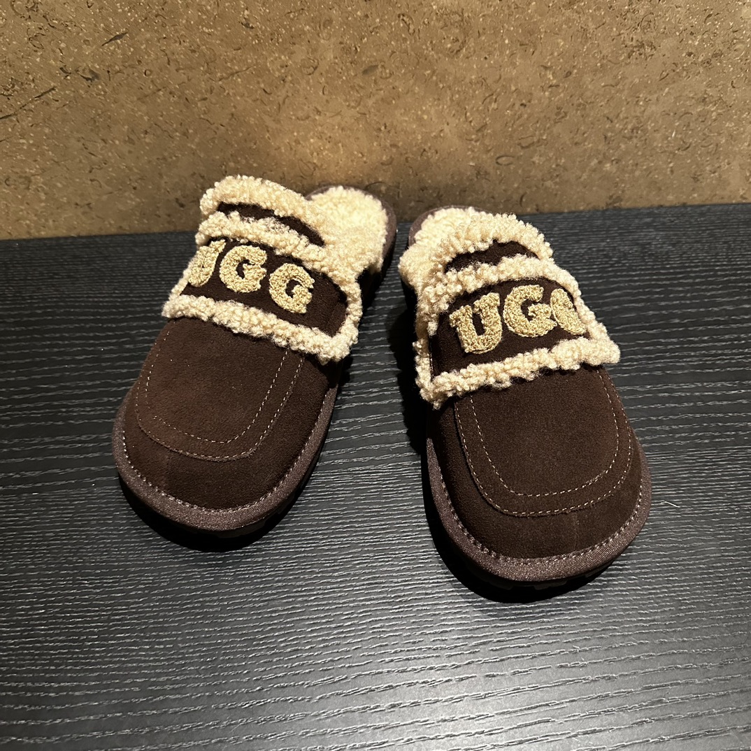 原单UGG女鞋|高仿UGG女鞋|精仿UGG女鞋|一比一UGG女鞋UGG羊毛系带 保暖居家必备神器专柜最新款  时尚百搭短靴 内里  纯澳洲进口皮毛一体百分之百的全羊毛款式  .简约百搭 .时尚复古风码数  35到39