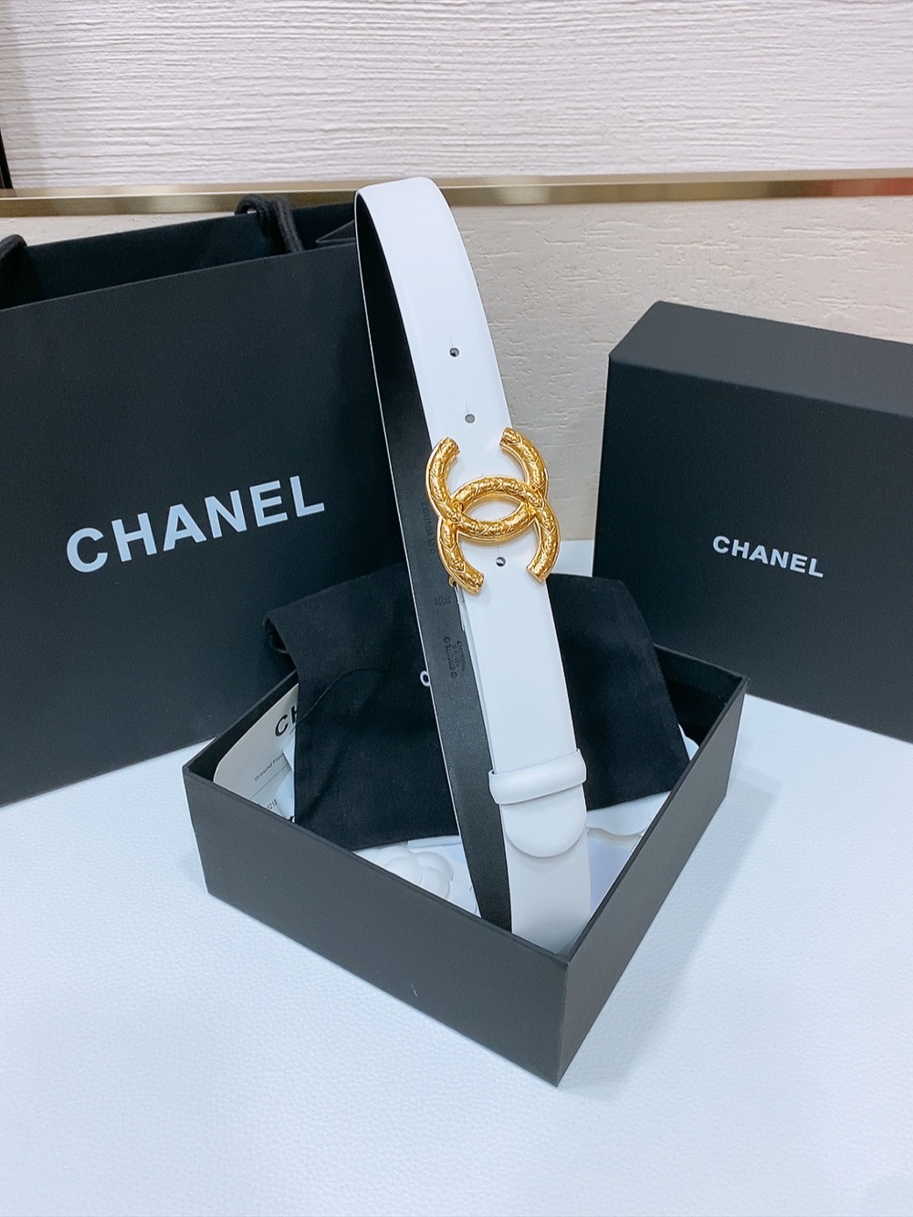 Chanel经典双C皮带腰带 新款logo扣搭配进口小牛皮皮带身 质感满分 简直身春日里的点睛之笔 宽3.0cm