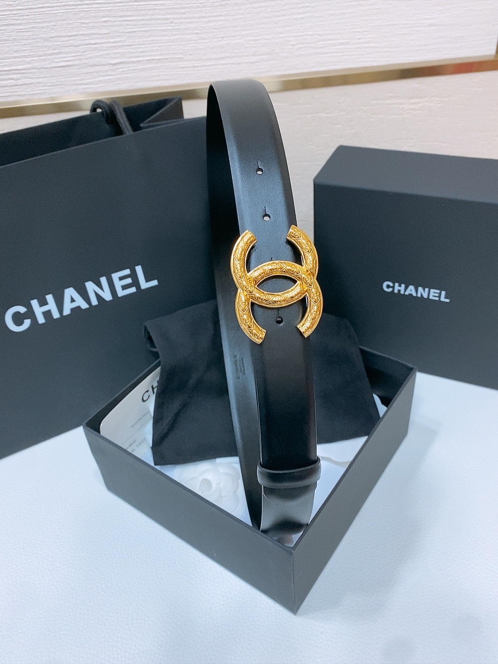 Chanel经典双C皮带腰带 新款logo扣搭配进口小牛皮皮带身 质感满分 简直身春日里的点睛之笔 宽3.0cm