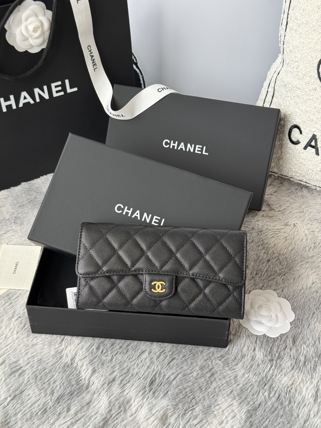 chanel 经典cf长款钱包到货 鱼子酱小球牛皮绫格纹路 非常耐看-五金非常时髦而且钱包容量很大可以放下一部plus手机卡位也多适合卡片很多的亲款号 AP80758尺寸 10.5*19.*3cm
