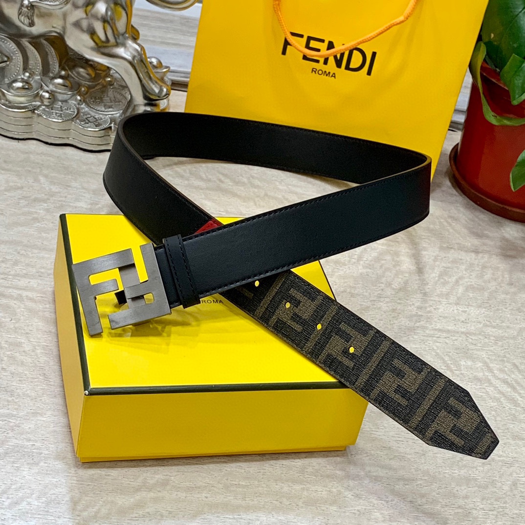 FENDl 芬迪全套包装 宽40MM双面原版小牛皮 搭配单钌钯电镀扣 完美的手感.油边 出众的设计.风格 高贵奢华 时尚大方 高清实拍 货真价实 品质保证