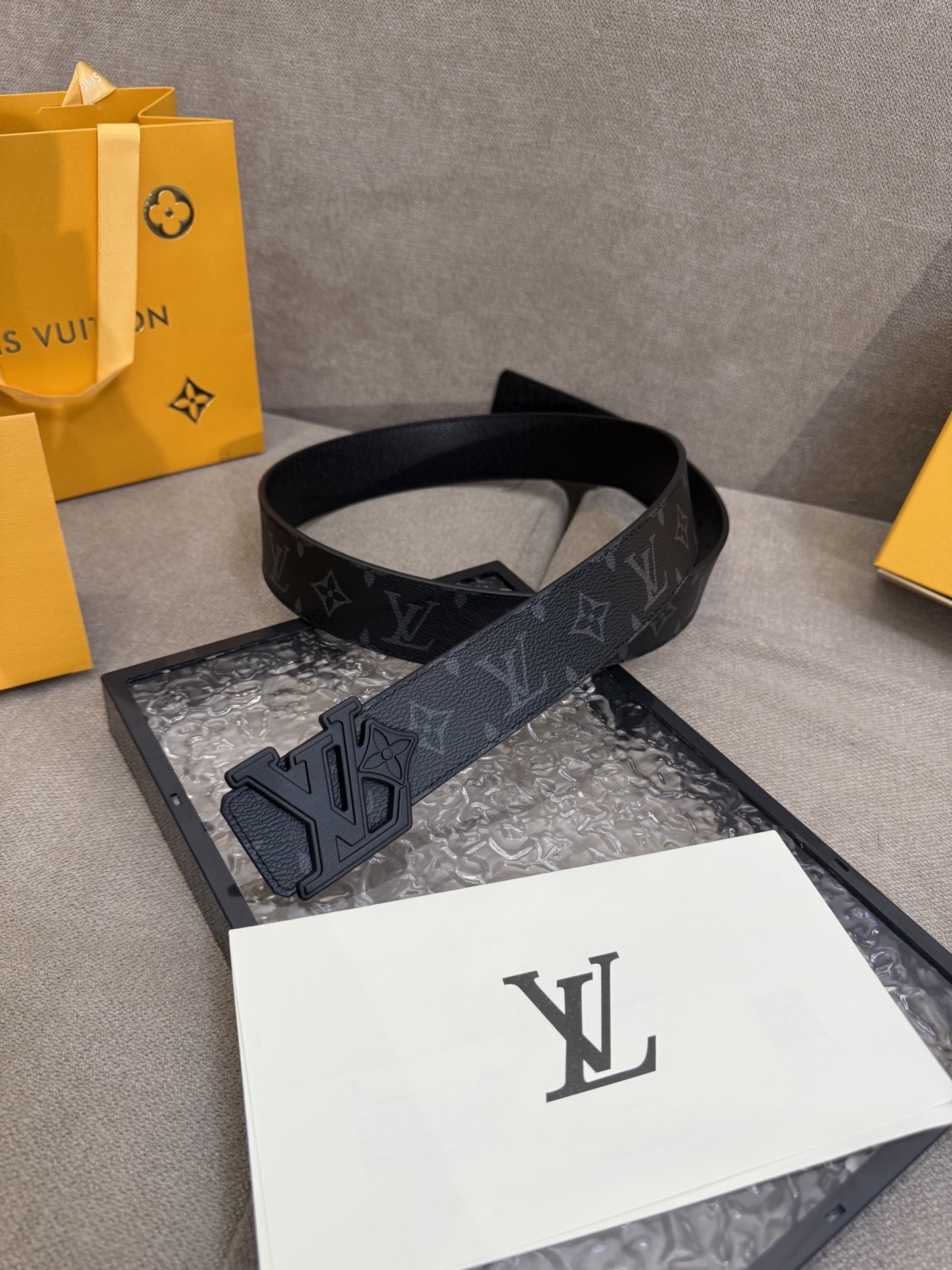 路易威登 LV全套包装 40mm宽度 正品一体铸造五金钢扣 原厂皮料 双面原厂定制面料  区别市场货