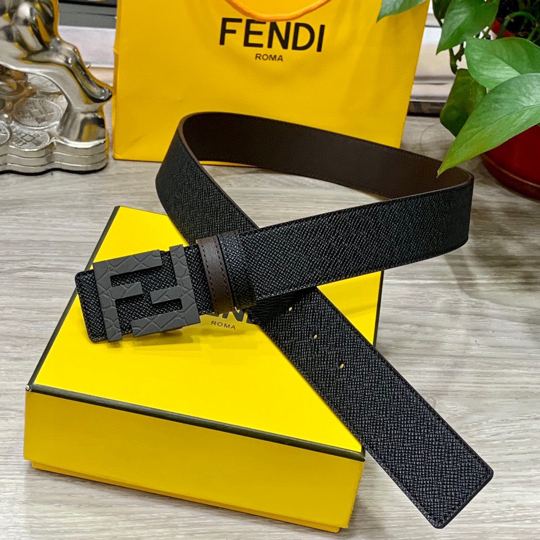FENDl  芬迪 全套包装 宽40MM双面原版小牛皮 搭配单钌钯电镀扣 完美的手感.油边 出众的设计.风格 高贵奢华 时尚大方 高清实拍 货真价实 品质保证 双面  用