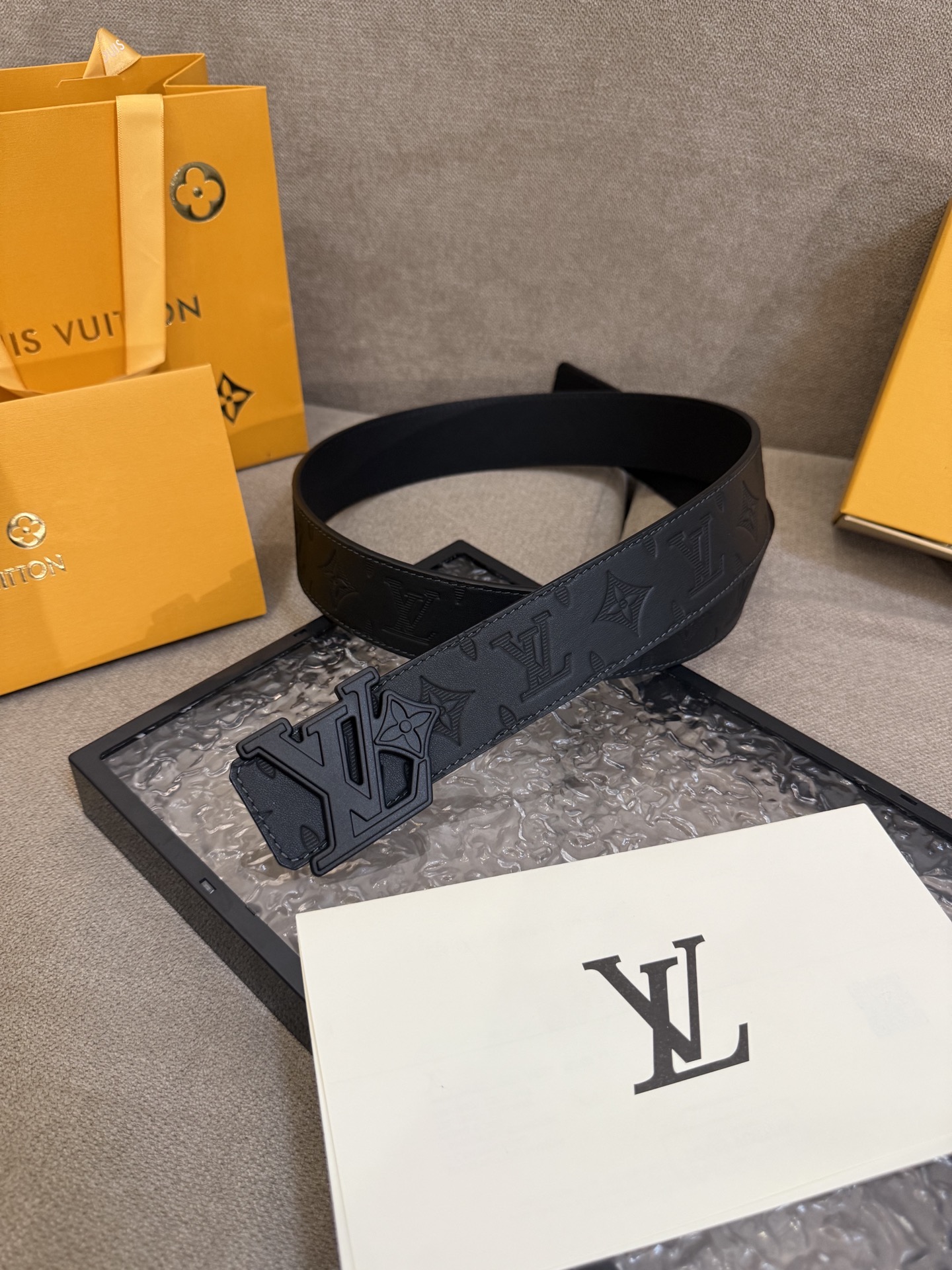 路易威登 LV全套包装 40mm宽度 正品一体铸造五金钢扣 原厂皮料 双面原厂定制面料  区别市场货