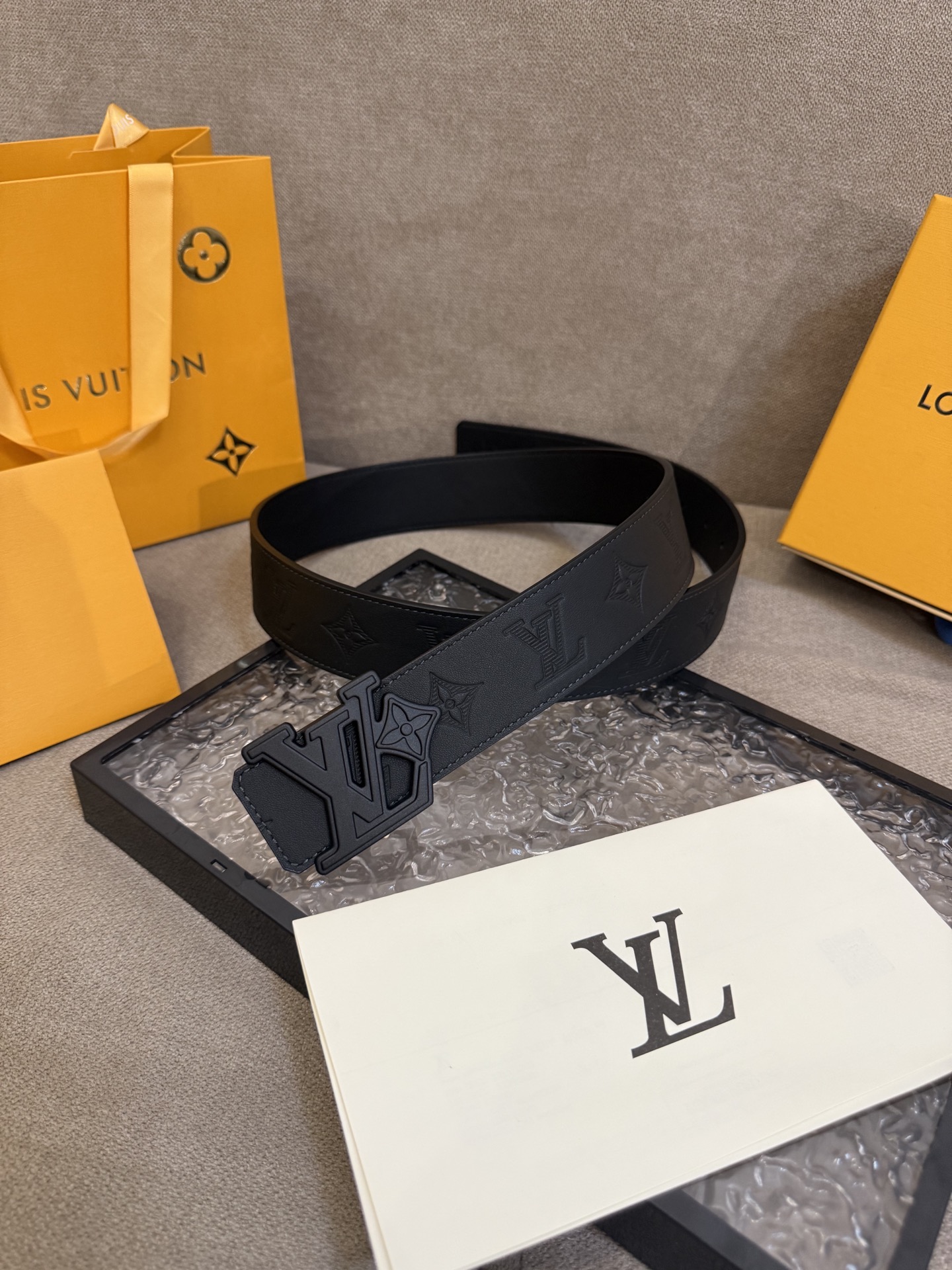 路易威登 LV全套包装 40mm宽度 正品一体铸造五金钢扣 原厂皮料 双面原厂定制面料  区别市场货
