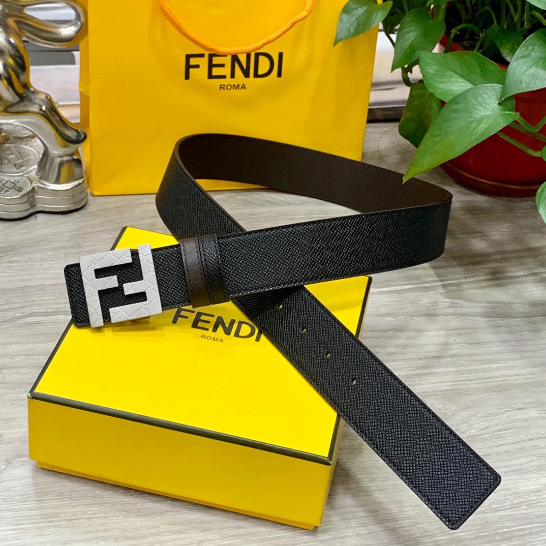FENDl  芬迪 全套包装 宽40MM双面原版小牛皮 搭配单钌钯电镀扣 完美的手感.油边 出众的设计.风格 高贵奢华 时尚大方 高清实拍 货真价实 品质保证 双面  用