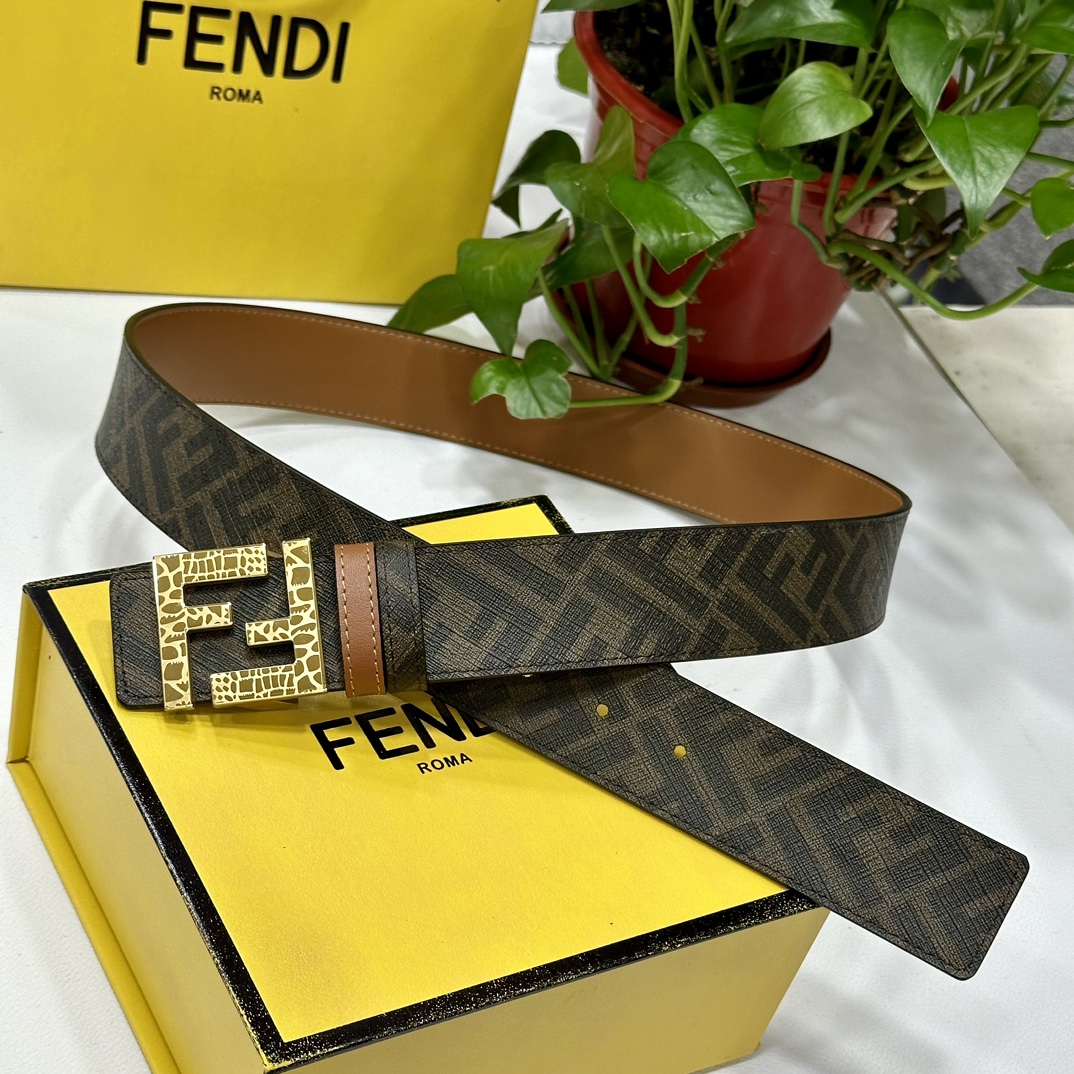 FENDI 芬迪 全套包装 专柜同款 宽4.0CM 双环正反用腰带 FF按钉搭扣 土黄Cuoio Romano皮革材质 反面面料带有烟草黄和黑色FF图案 四方金属饰面 时尚经典 百搭款
