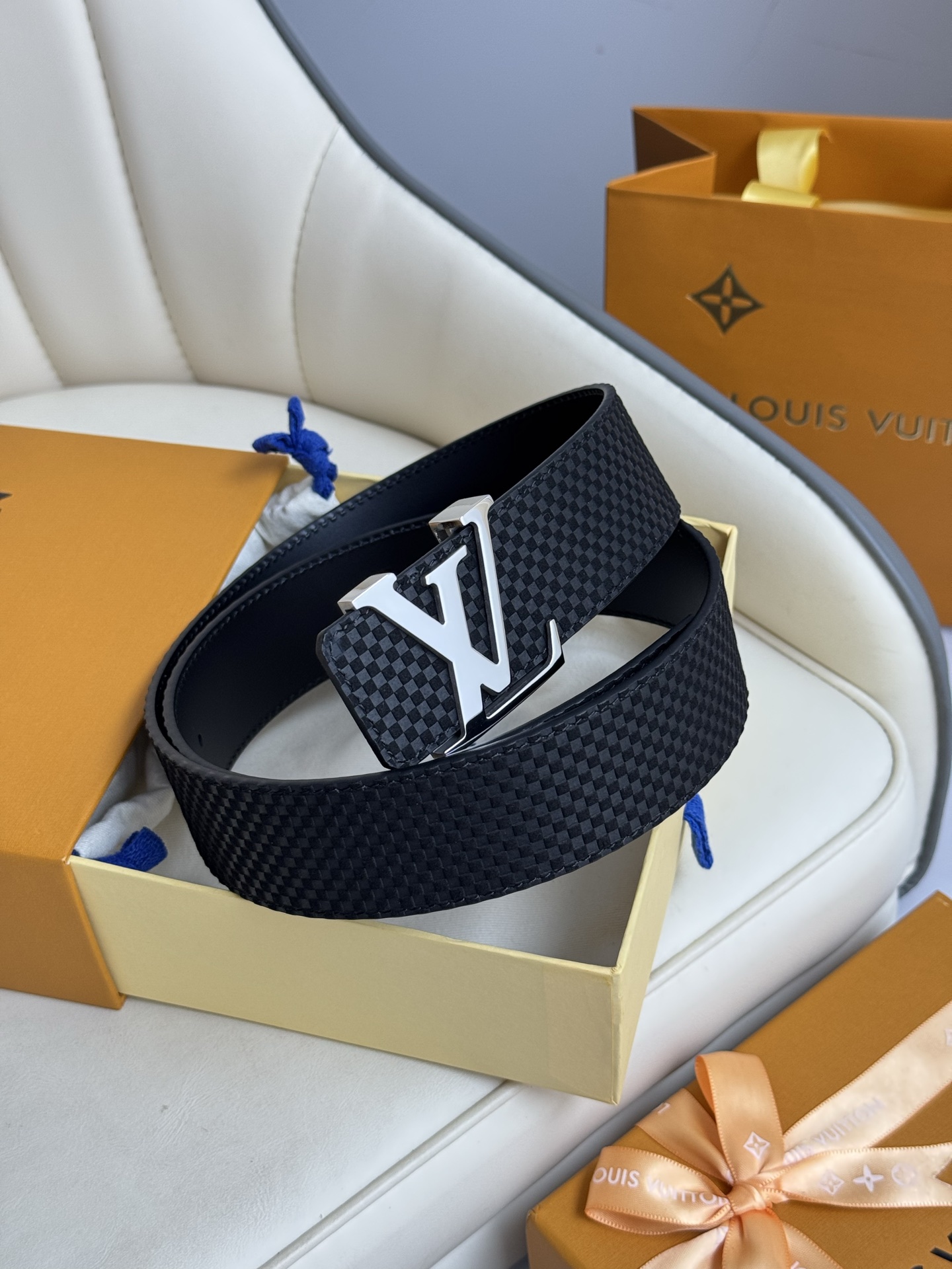 路易威登 LV全套包装 40mm宽度 正品一体铸造五金钢扣 原厂皮料 双面原厂定制面料  区别市场货